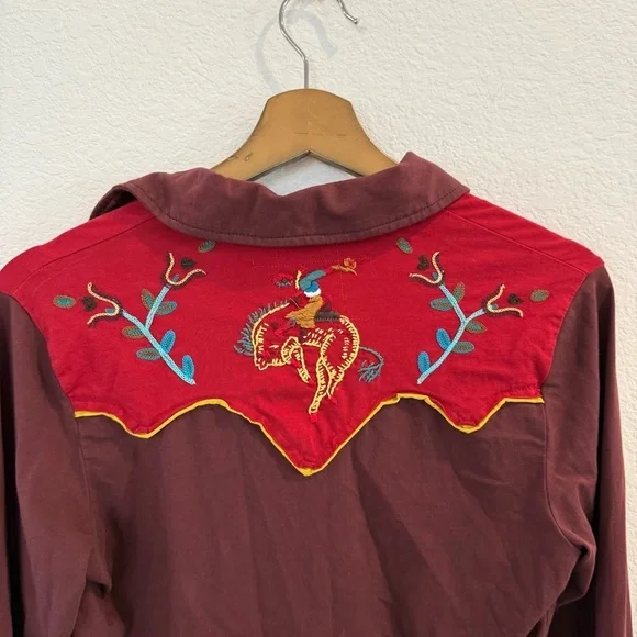 Double D Ranch- Western Embroidered Snap Button Down Top- XS - Picture 9 of 11